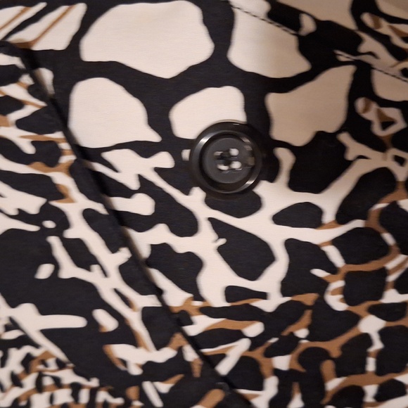 Adorable Ladies Animal Print Jacket - Picture 3 of 8